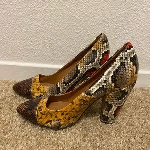 Deena and Ozzy snake print heels size 6